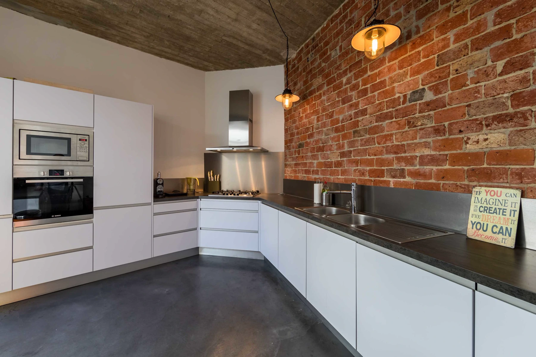 Studio photo à Uccle · espace de prise de vue lumineux à Bruxelles
